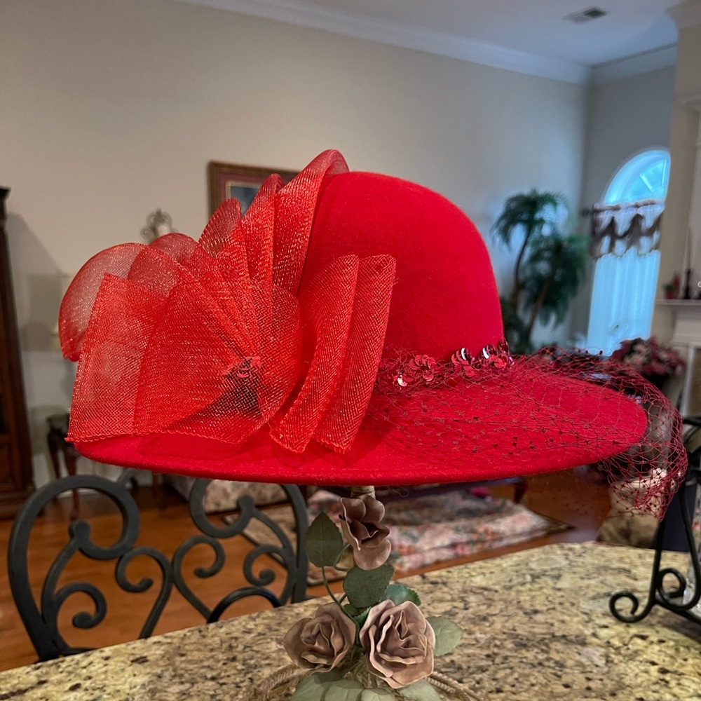 Dress Hat with Decorative Veil - Picture 5 of 5